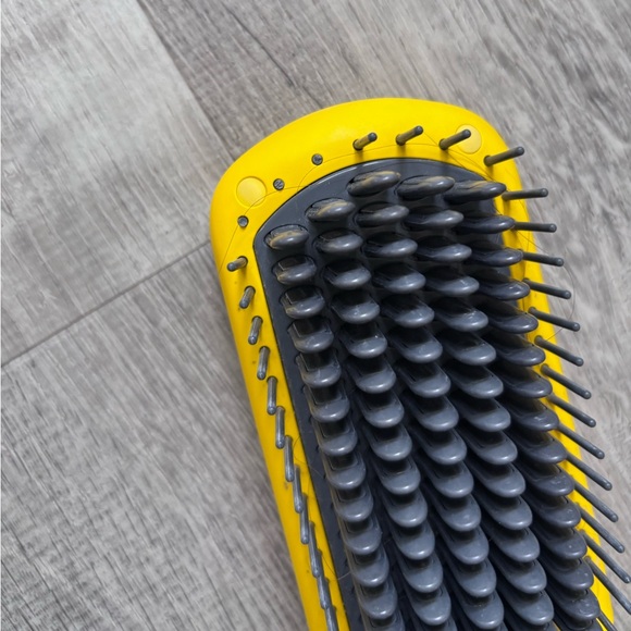 Drybar amazing straightening heating brush - Picture 3 of 7